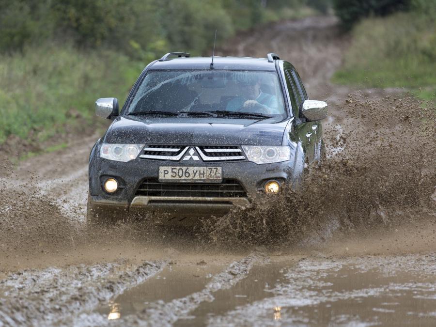  Mitsubishi Pajero Sport 2013 года  (фото 28 из 34)